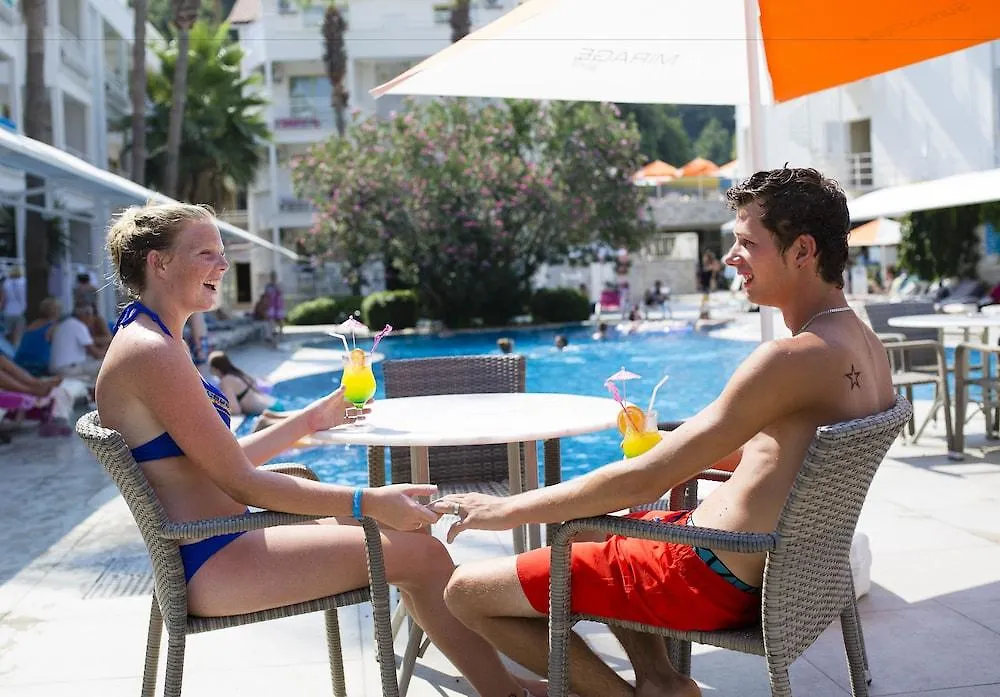 Mirage World Hotel İçmeler