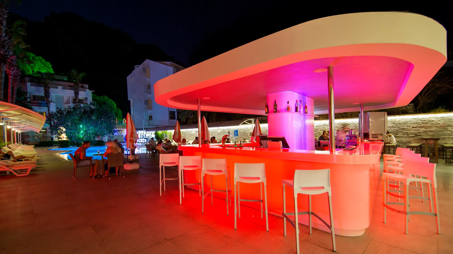 Mirage World Hotel İçmeler 4*,