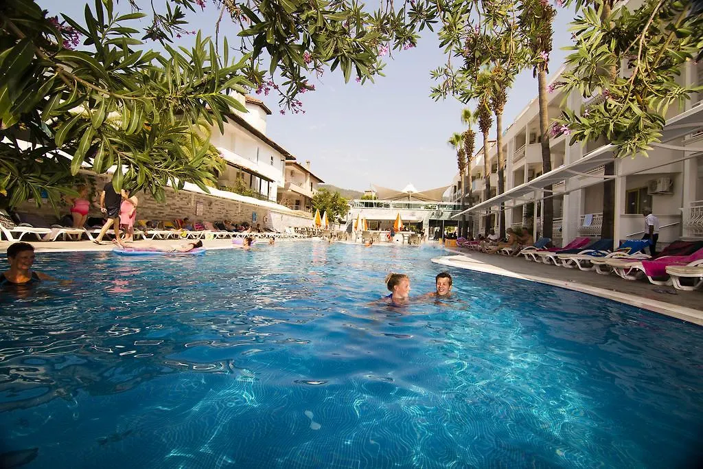 Mirage World Hotel Icmeler